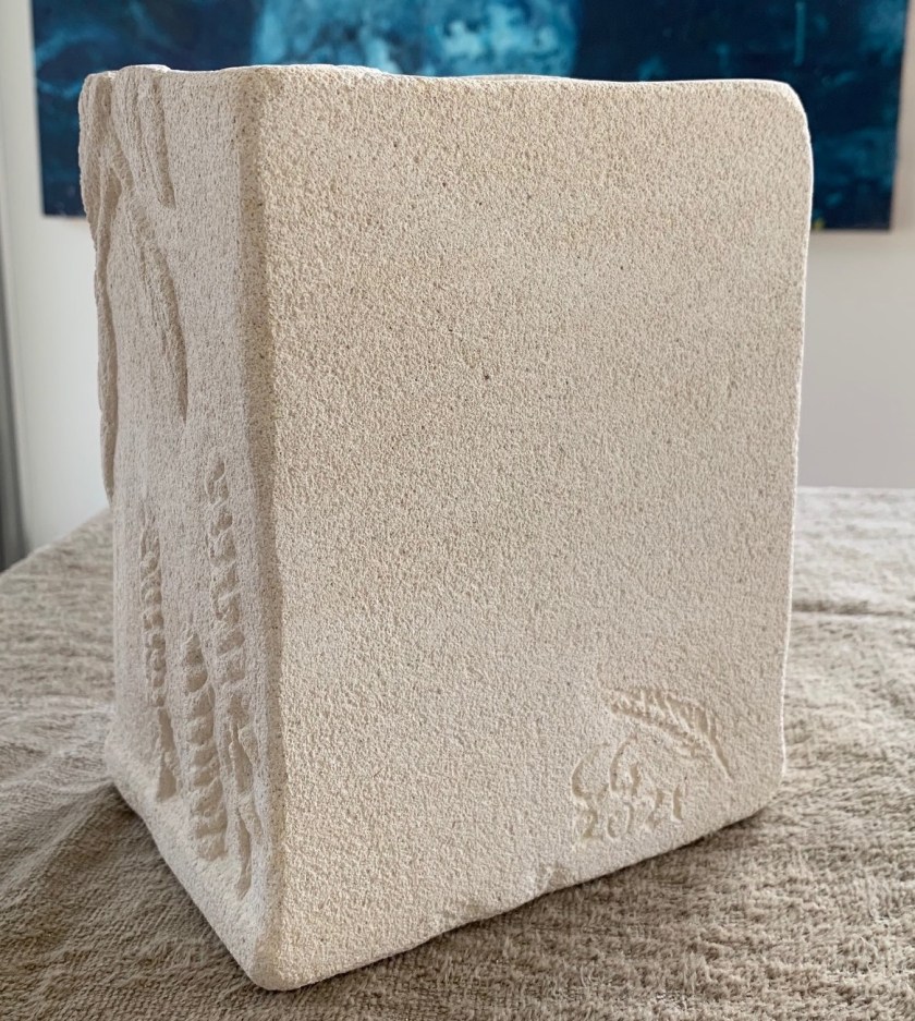 Humming bird stone @bicelapin9.wordpress.com