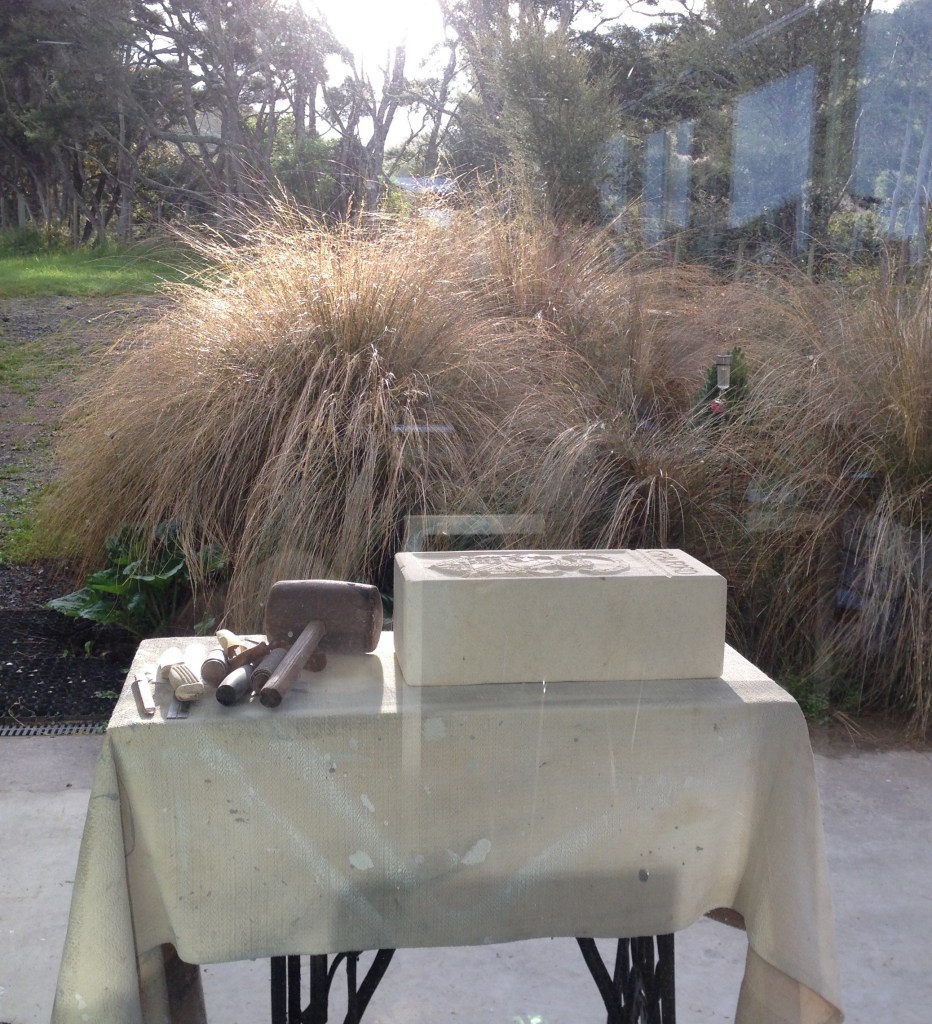 Oamaru stone relief sculptor @bicelapin9.wordpress.com